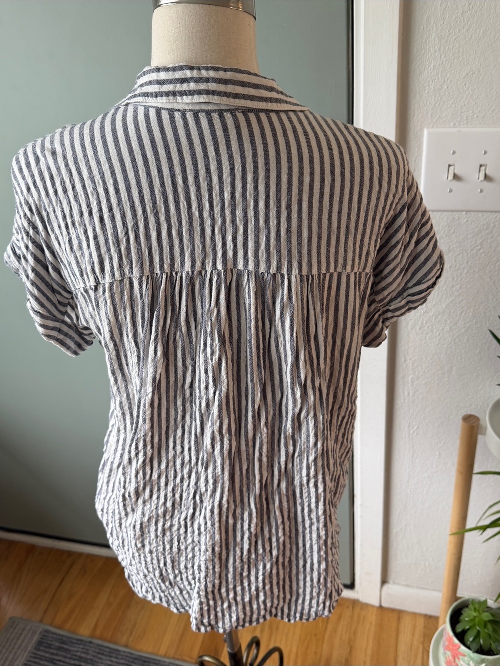Jane & Delancey button up - Picture 4 of 5